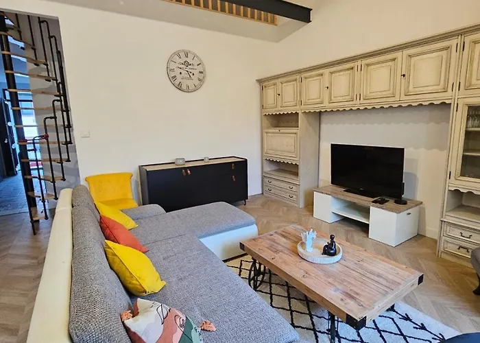 Maison Atypique Coeur De Ville 9 Couchages
